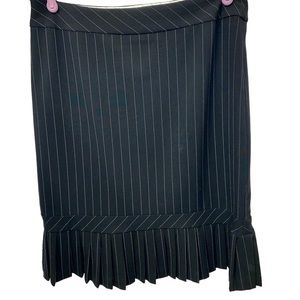 Black Pinstripe Stretch Pleated Hem Skirt Sz 8